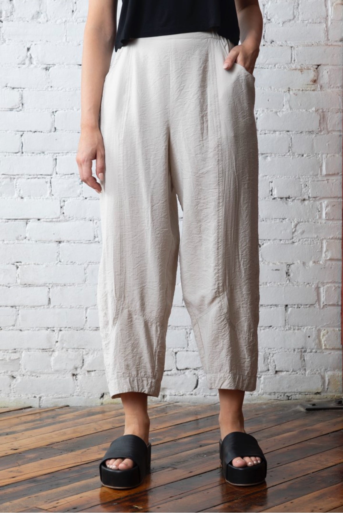 Rayon Crinkle Solid Seamed Lantern Pant